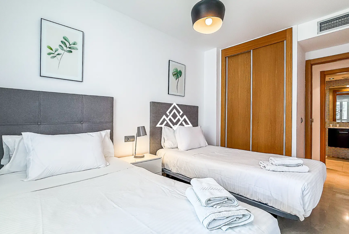 San Pedro penthouse duplex with solarium, terrace, and partial sea views near the boulevard