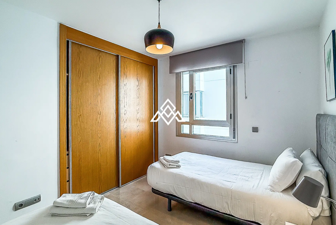 San Pedro penthouse duplex with solarium, terrace, and partial sea views near the boulevard