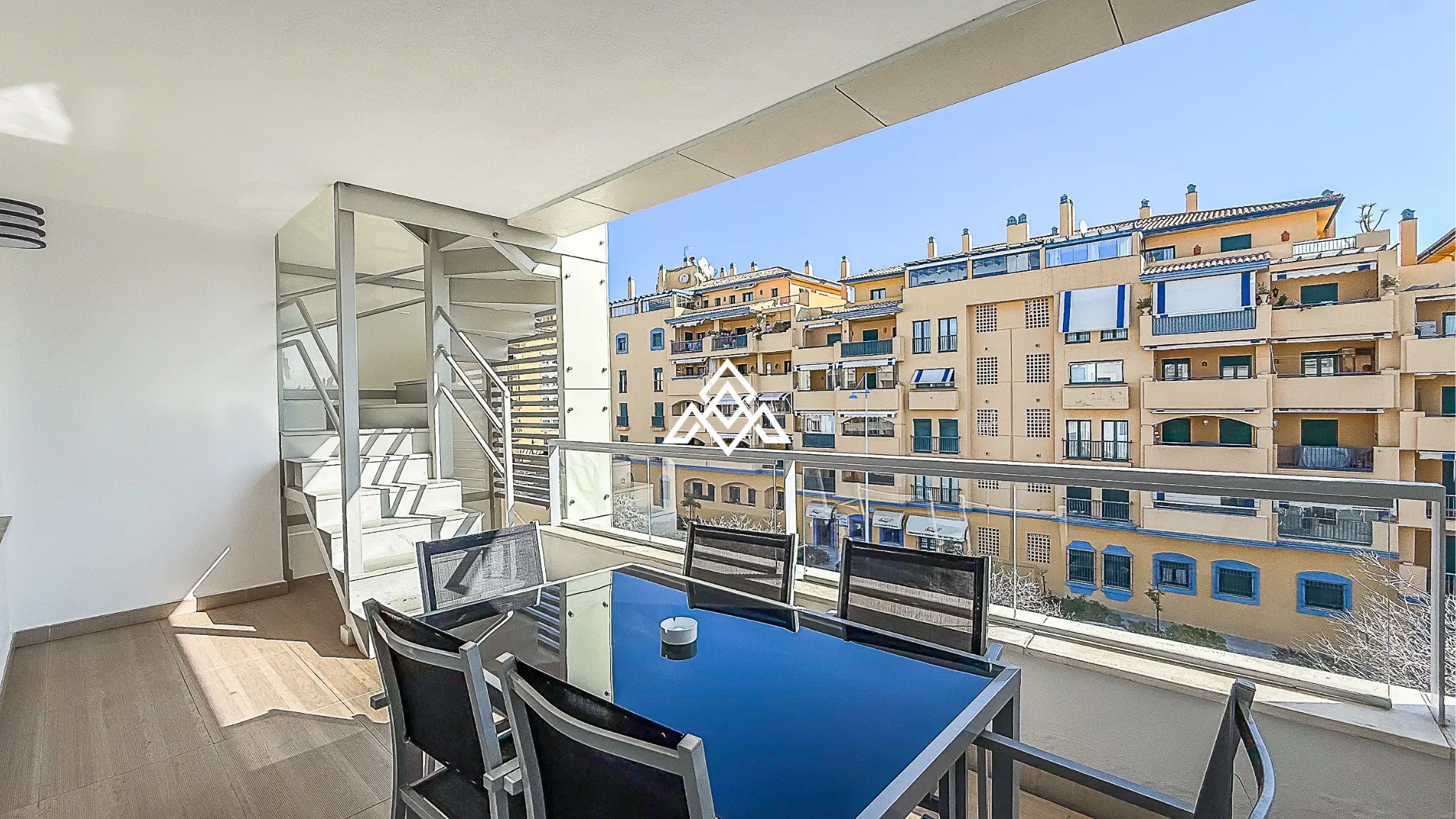 San Pedro penthouse duplex with solarium, terrace, and partial sea views near the boulevard