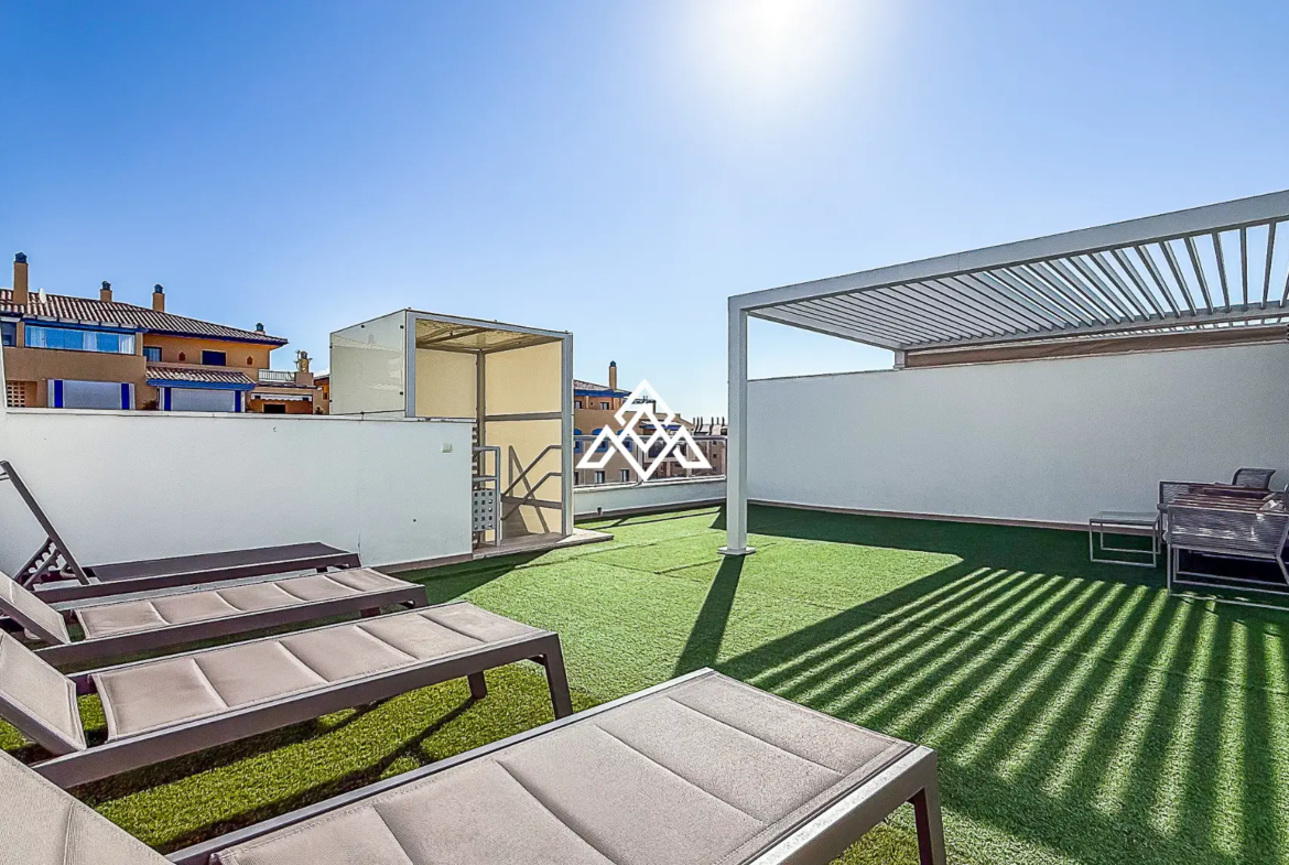 San Pedro penthouse duplex with solarium, terrace, and partial sea views near the boulevard