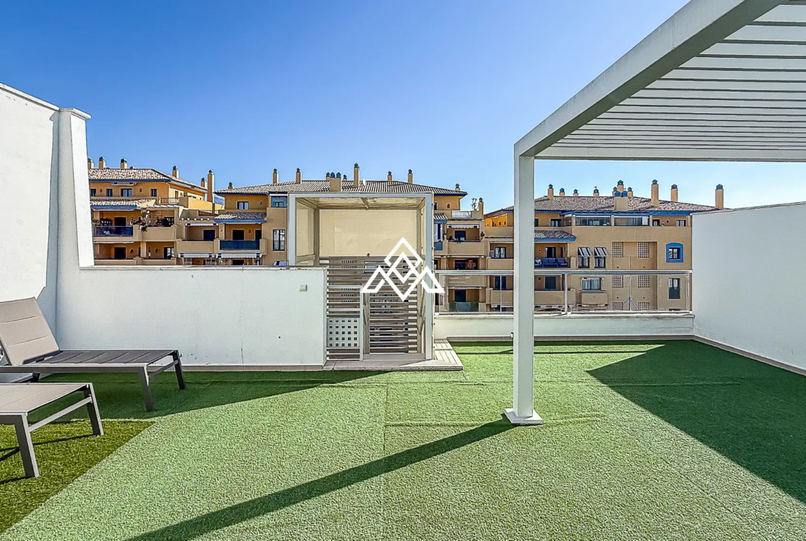 San Pedro penthouse duplex with solarium, terrace, and partial sea views near the boulevard