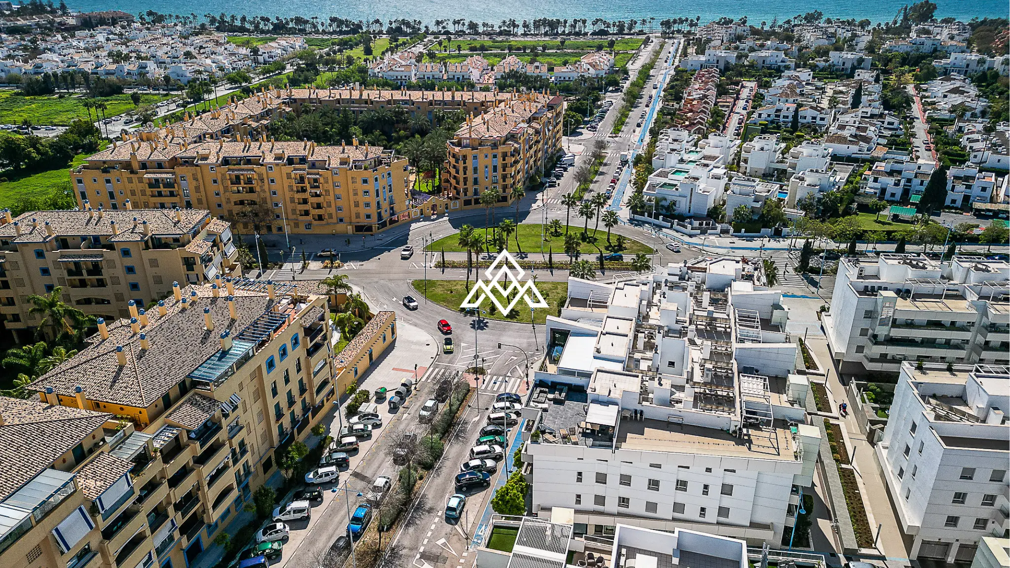 San Pedro penthouse duplex with solarium, terrace, and partial sea views near the boulevard