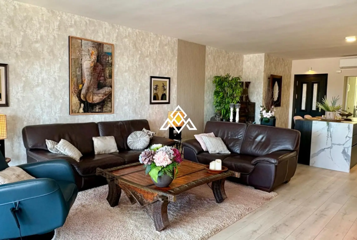 La Quinta Apartment with Mountain Views and Renovated Interiors
