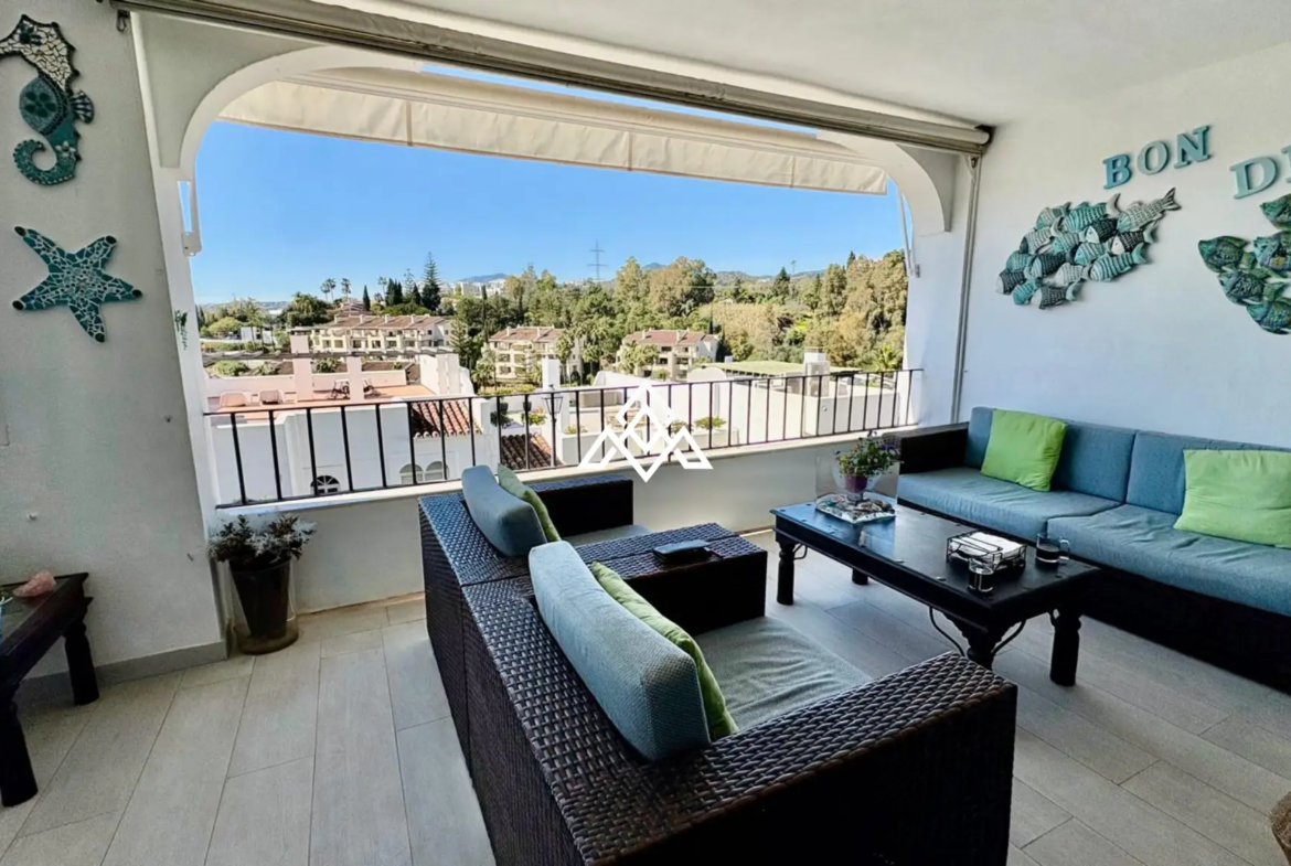 La Quinta Apartment with Mountain Views and Renovated Interiors