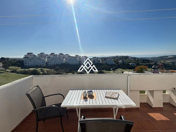 Valle Romano penthouse with private solarium and sea and golf views