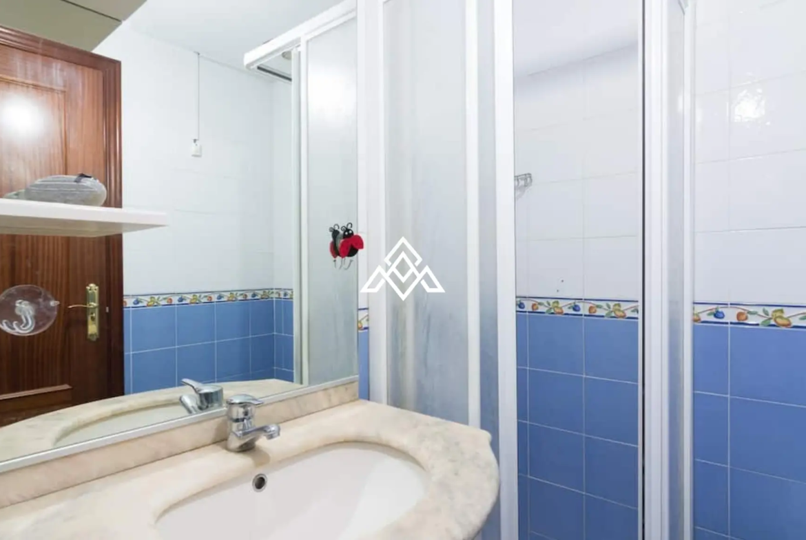 La Carihuela penthouse with terraces and sea views, Torremolinos
