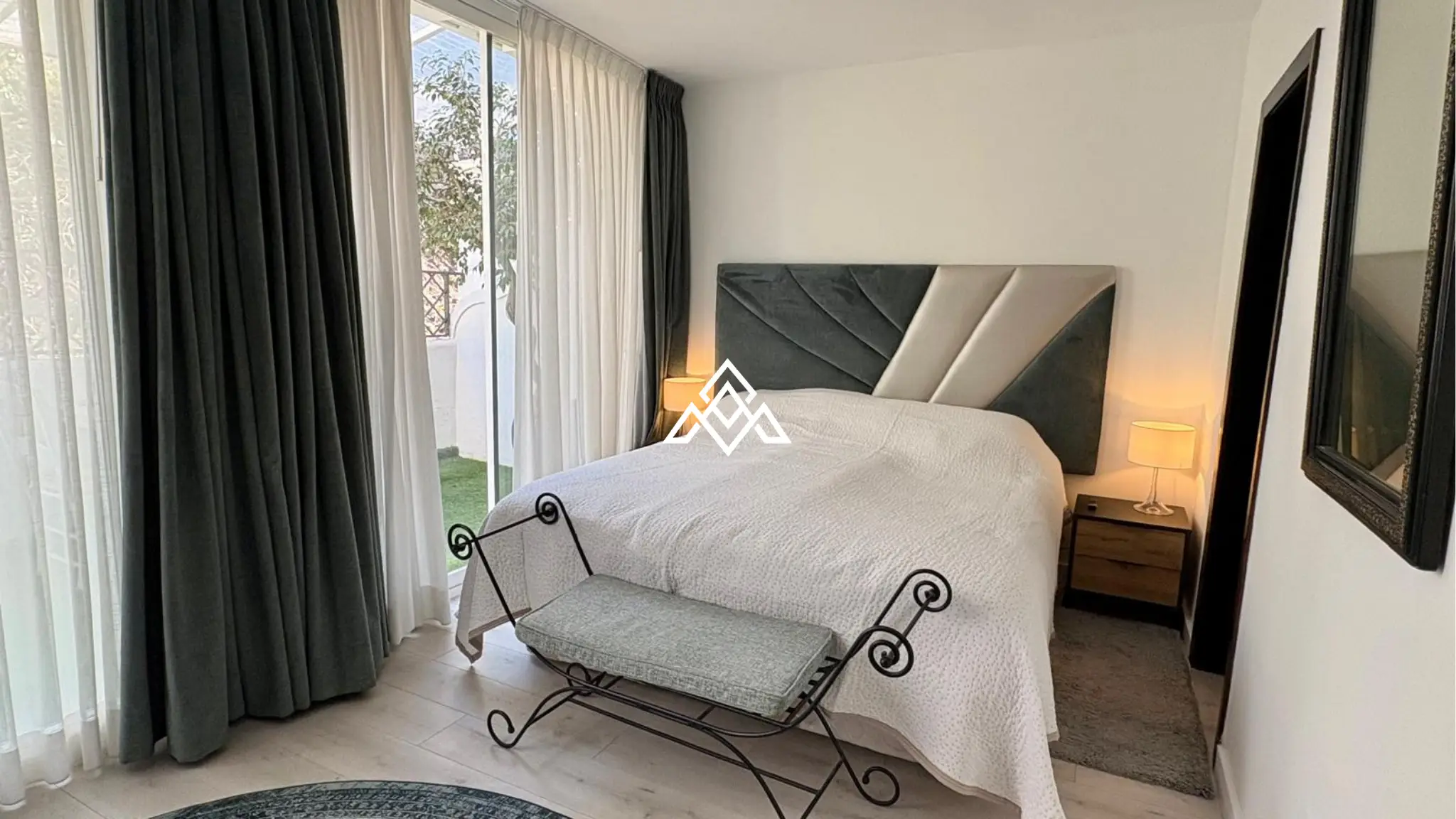 La Quinta Apartment with Mountain Views and Renovated Interiors