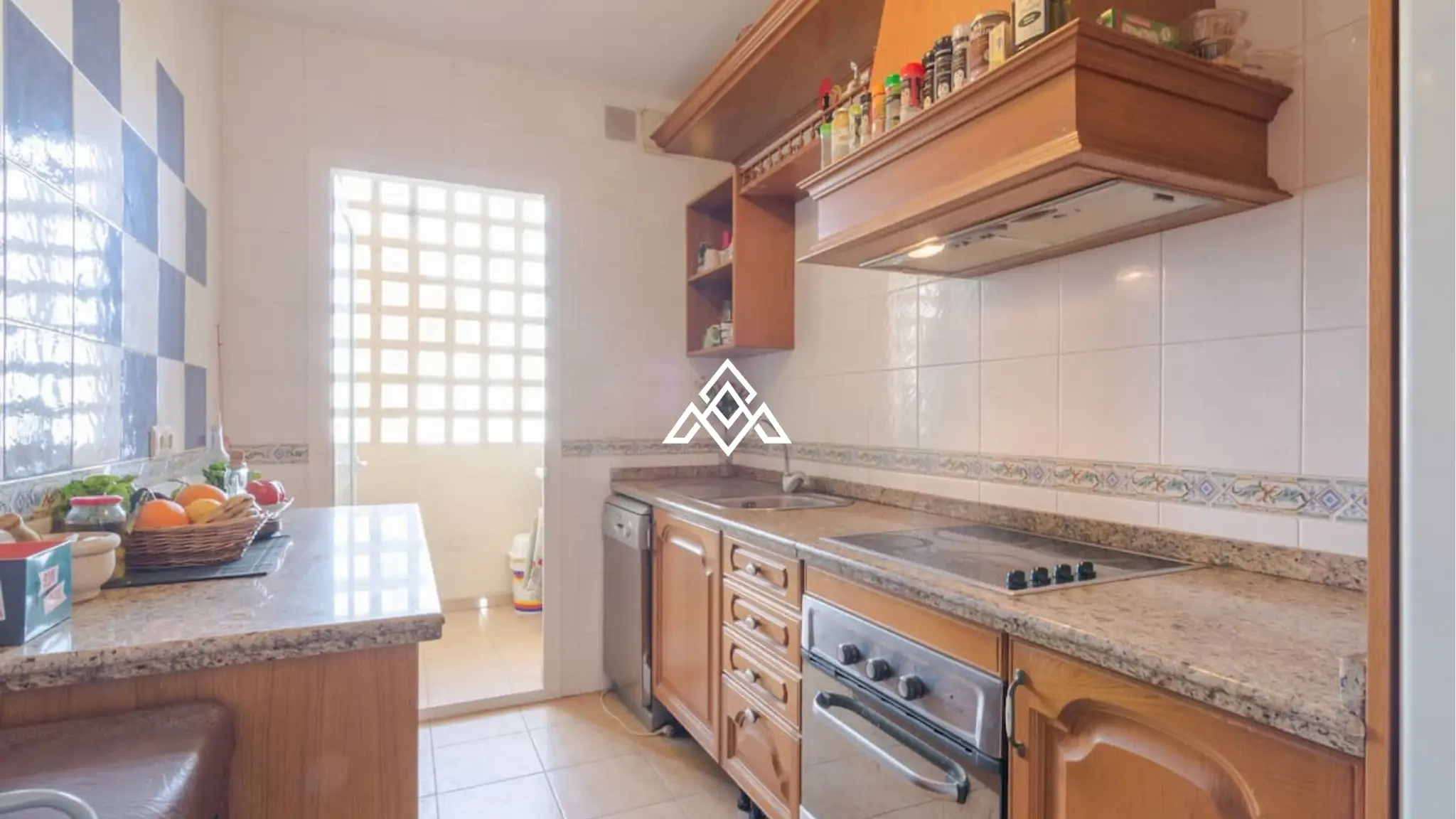 La Carihuela penthouse with terraces and sea views, Torremolinos