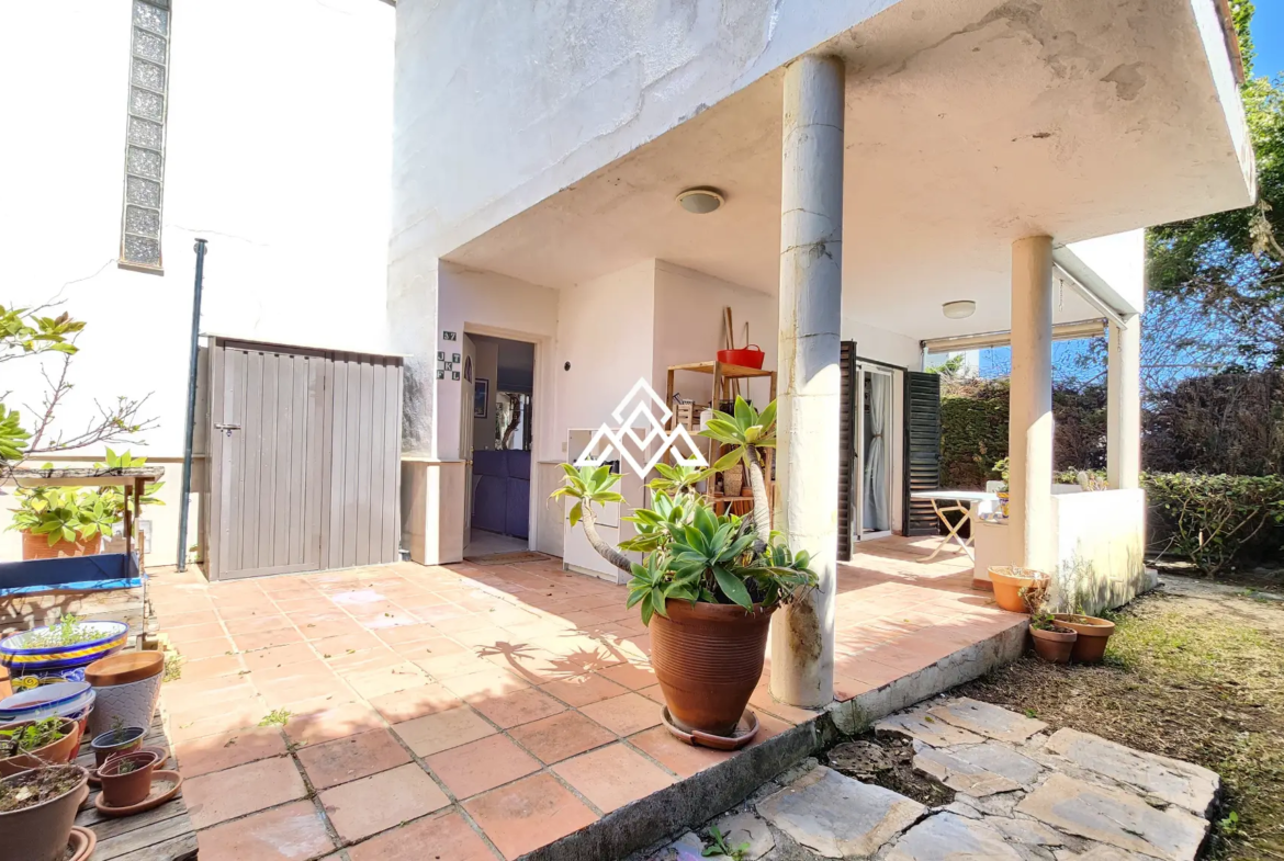 Corner Monte Biarritz townhouse with garden and terraces, near San Pedro