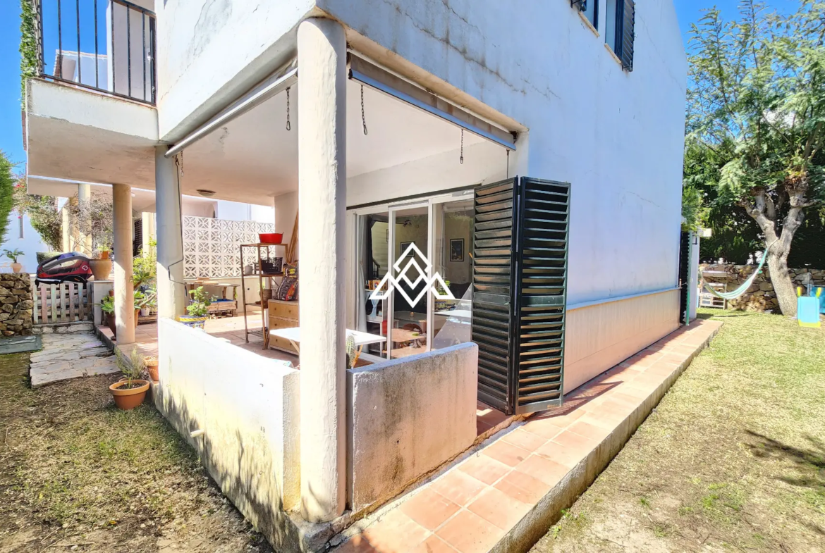 Corner Monte Biarritz townhouse with garden and terraces, near San Pedro