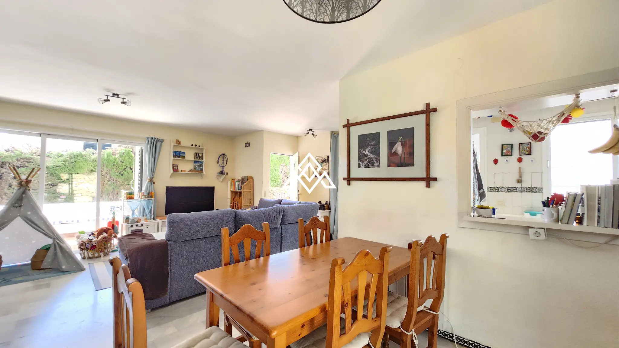 Corner Monte Biarritz townhouse with garden and terraces, near San Pedro
