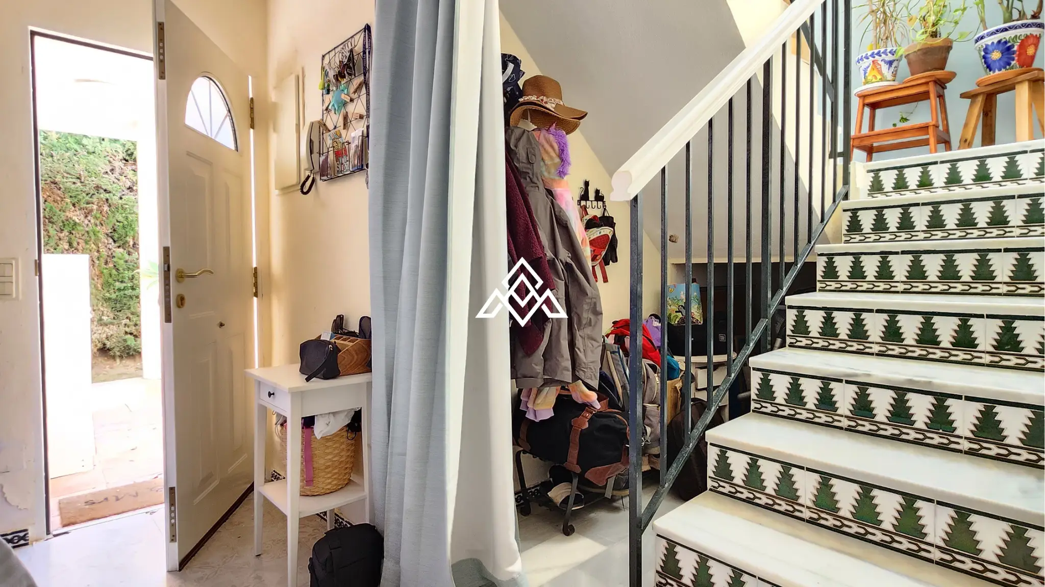 Corner Monte Biarritz townhouse with garden and terraces, near San Pedro