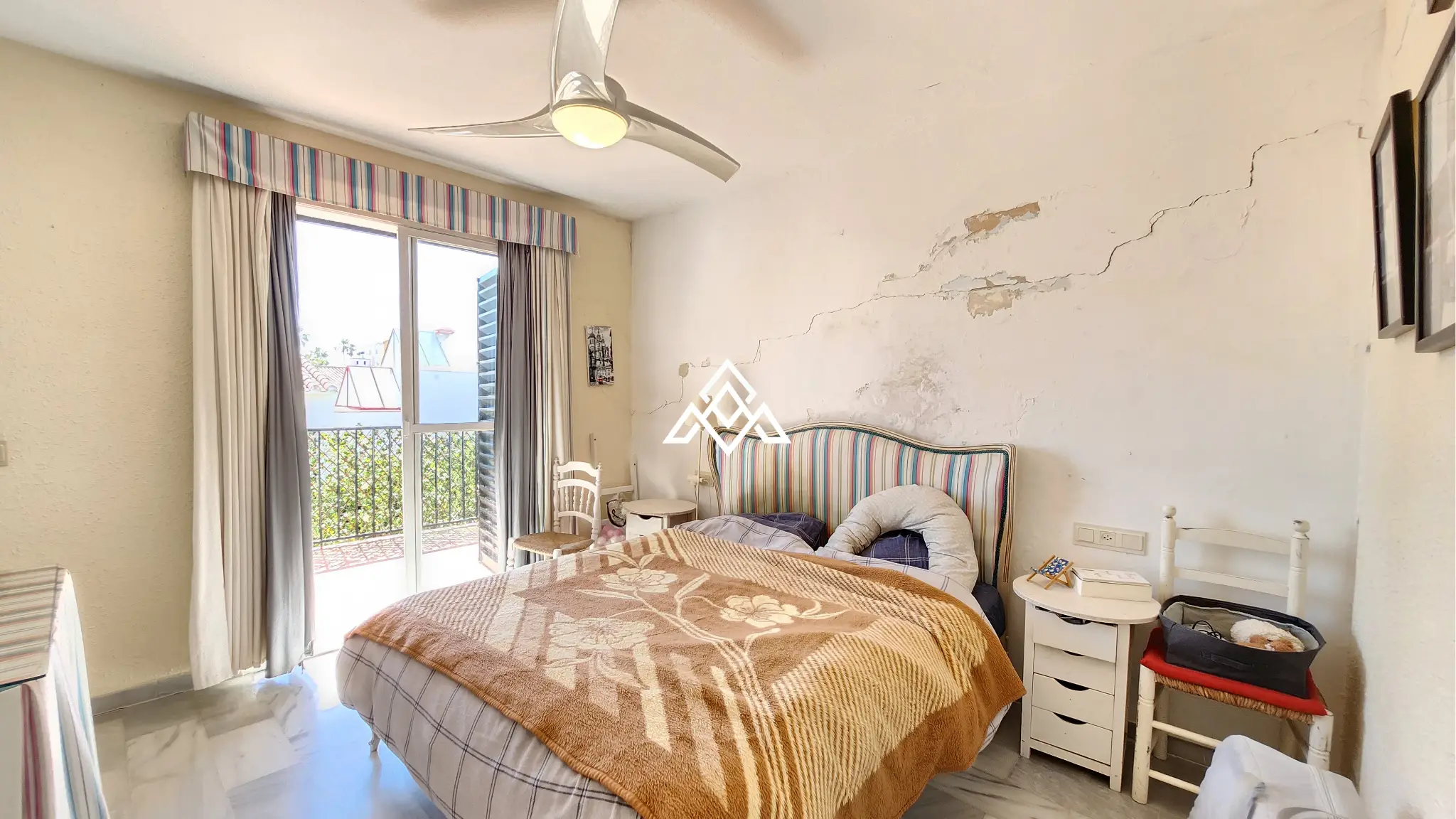Corner Monte Biarritz townhouse with garden and terraces, near San Pedro