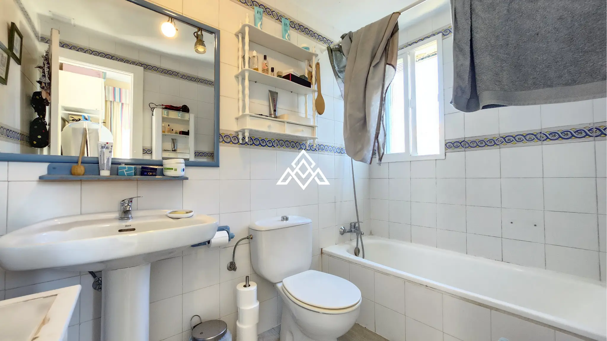 Corner Monte Biarritz townhouse with garden and terraces, near San Pedro