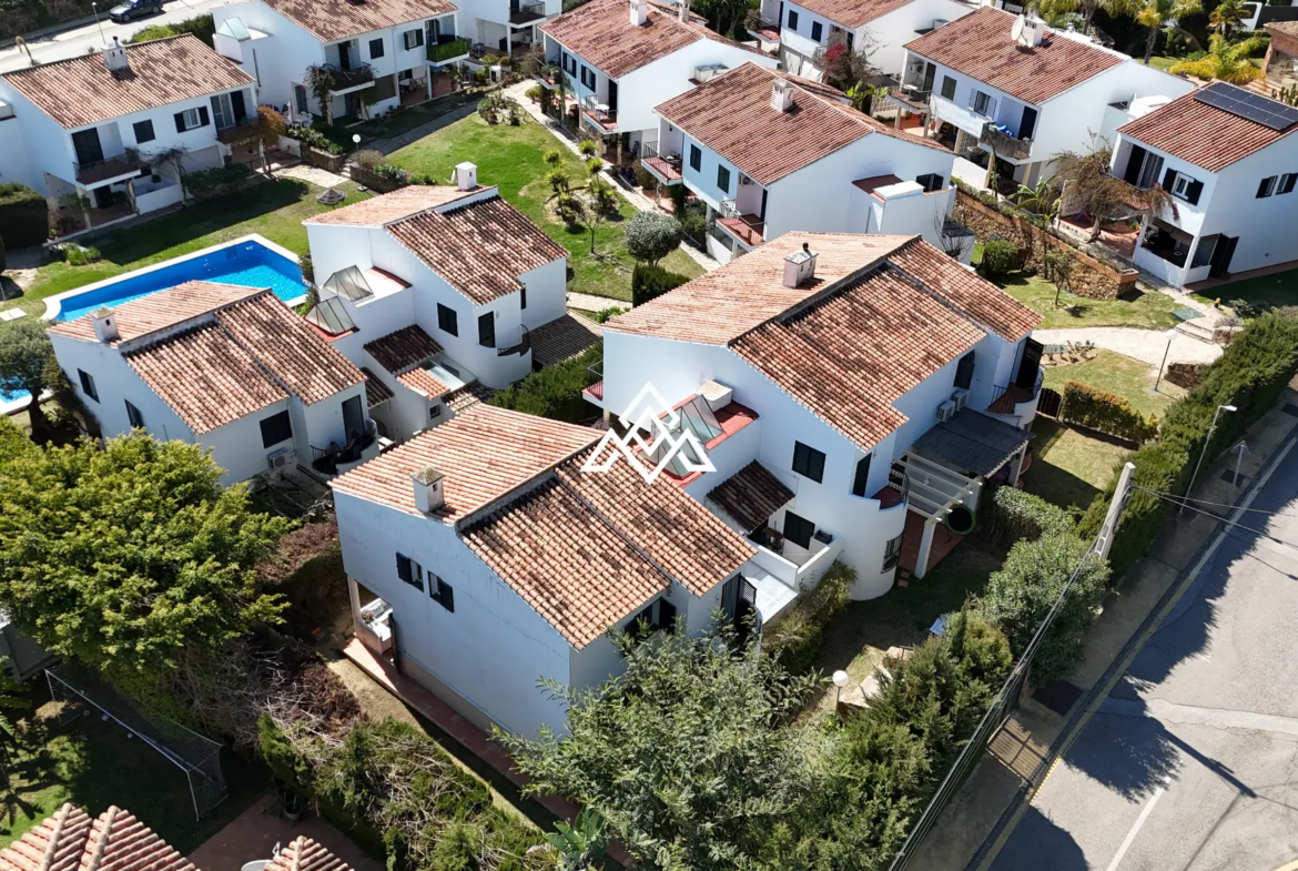 Corner Monte Biarritz townhouse with garden and terraces, near San Pedro