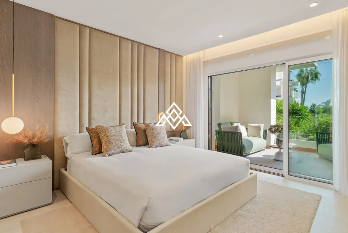 Bahía del Velerín sea-view garden apartment with private terrace and tropical gardens