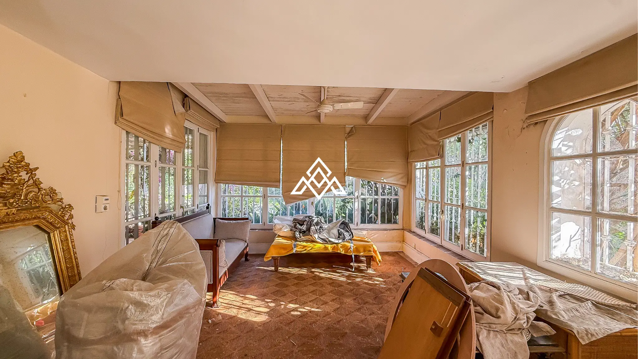 Casasola villa on large plot with private pool and garden near the beach