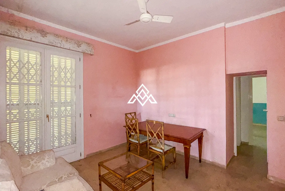 Casasola villa on large plot with private pool and garden near the beach