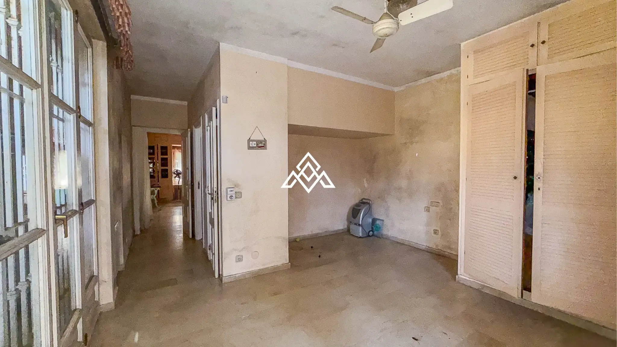 Casasola villa on large plot with private pool and garden near the beach