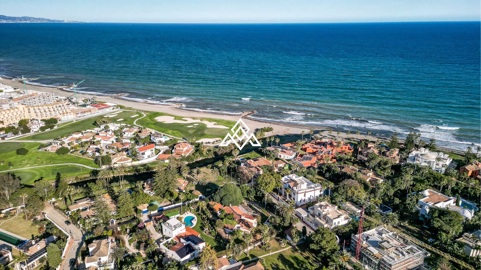 Casasola villa on large plot with private pool and garden near the beach