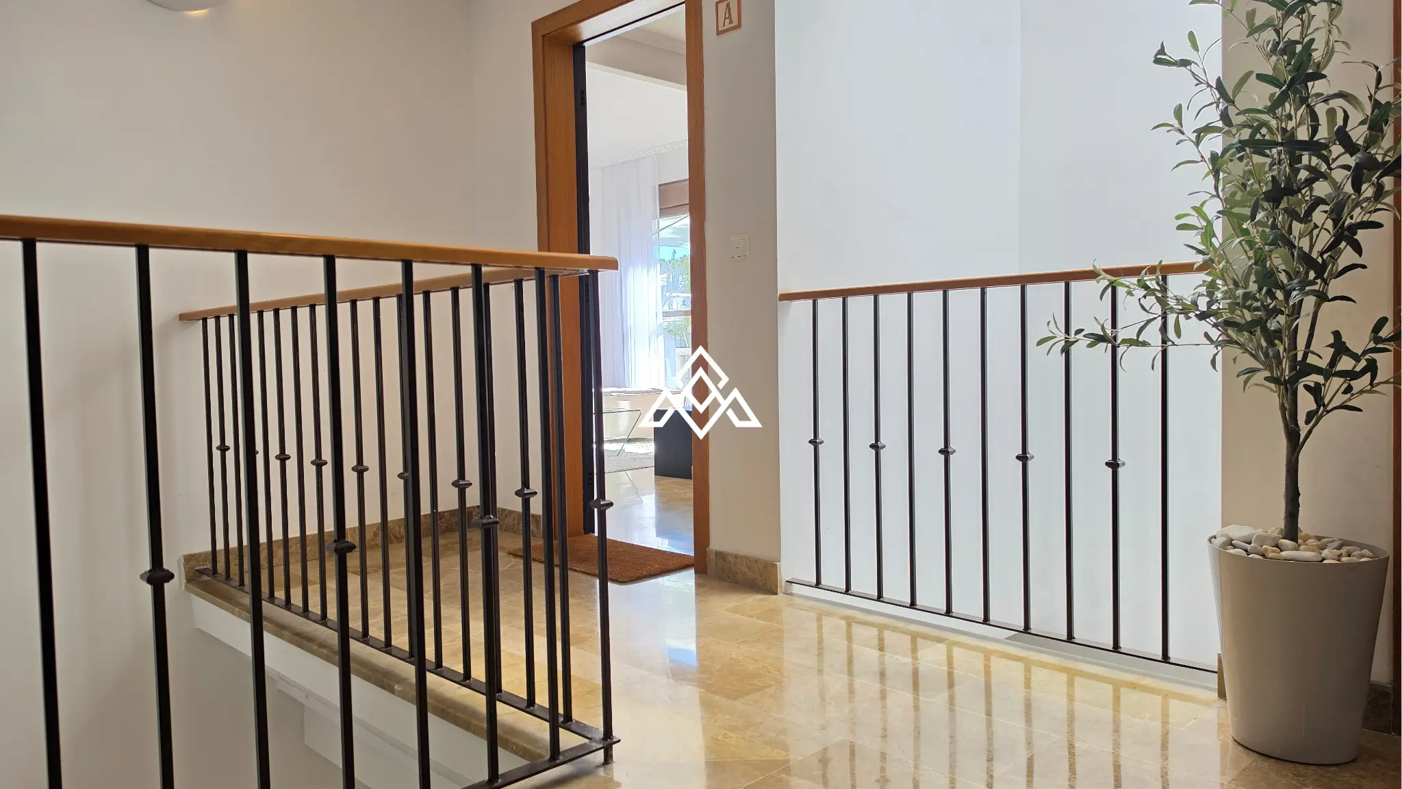 Selwo apartment with terrace, pool and gardens in gated community Estepona