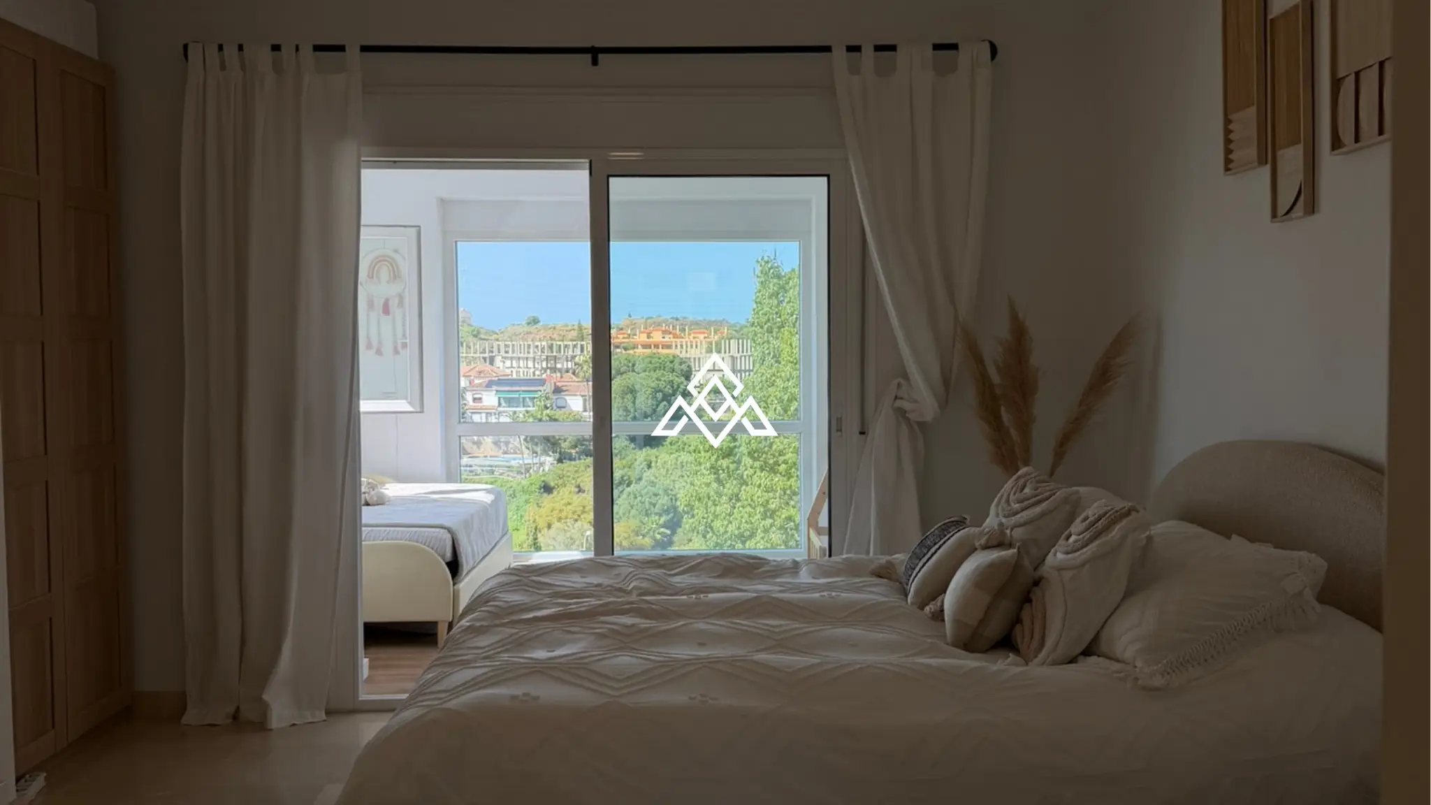 Riviera del Sol villa with private pool, sea views and modern renovated interior Costa del Sol
