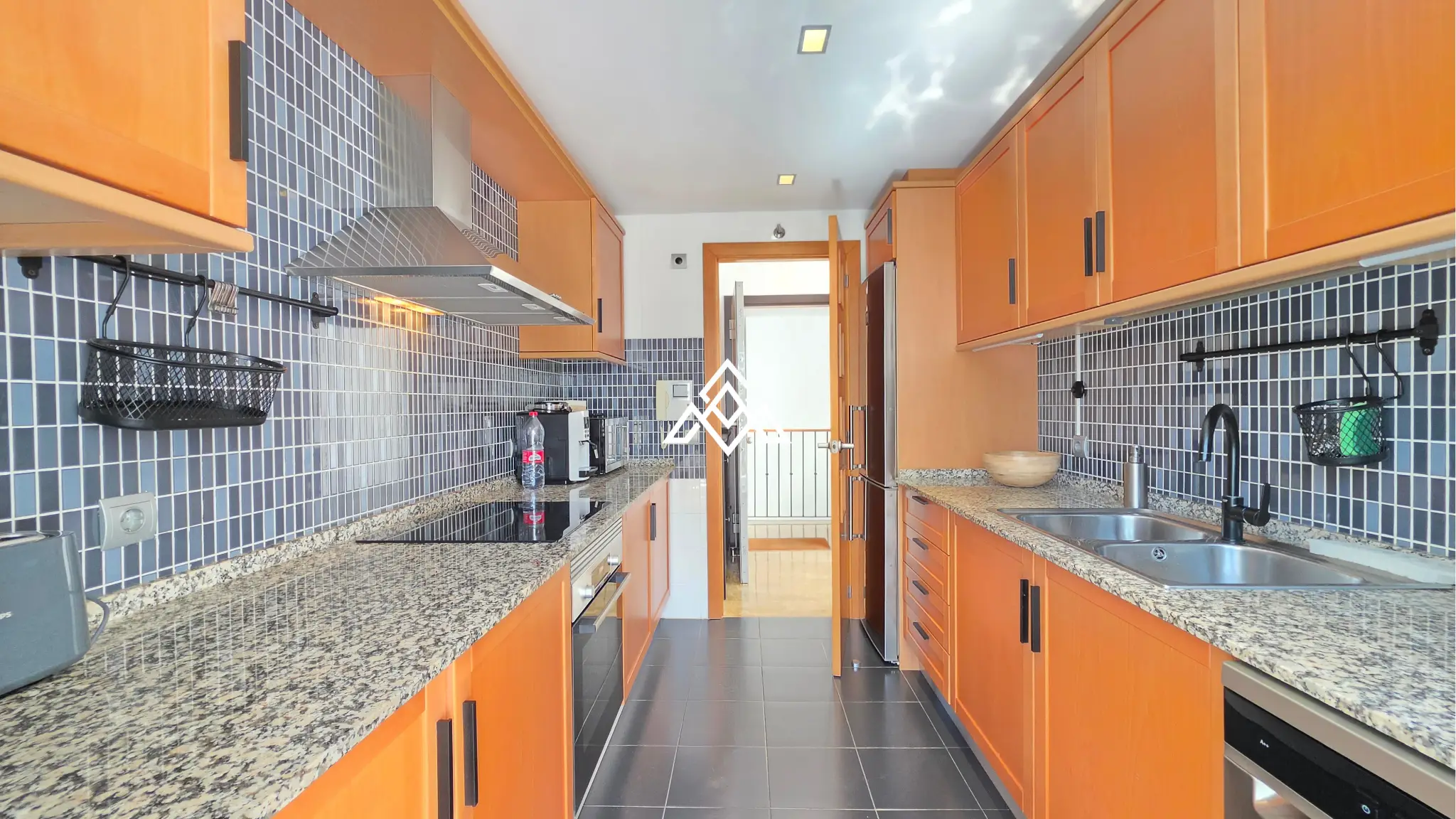Selwo apartment with terrace, pool and gardens in gated community Estepona