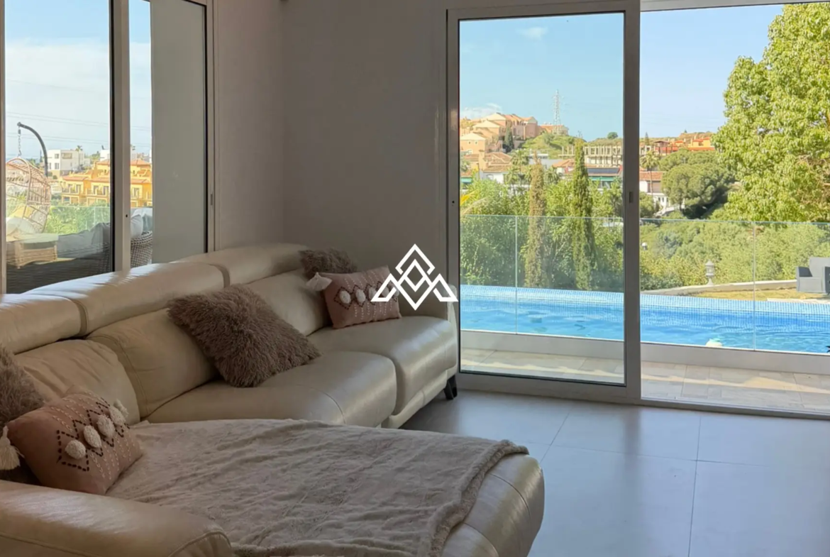 Riviera del Sol villa with private pool, sea views and modern renovated interior Costa del Sol