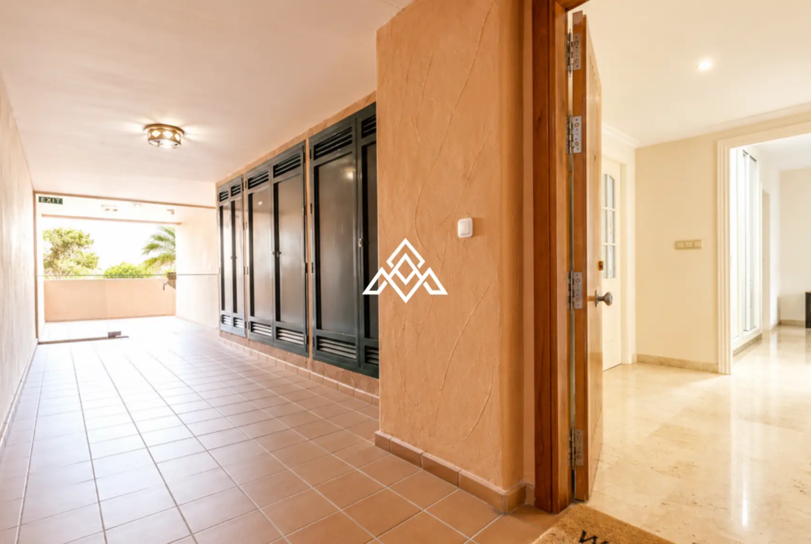 Elviria apartment ground floor with sea views and terrace in Marbella