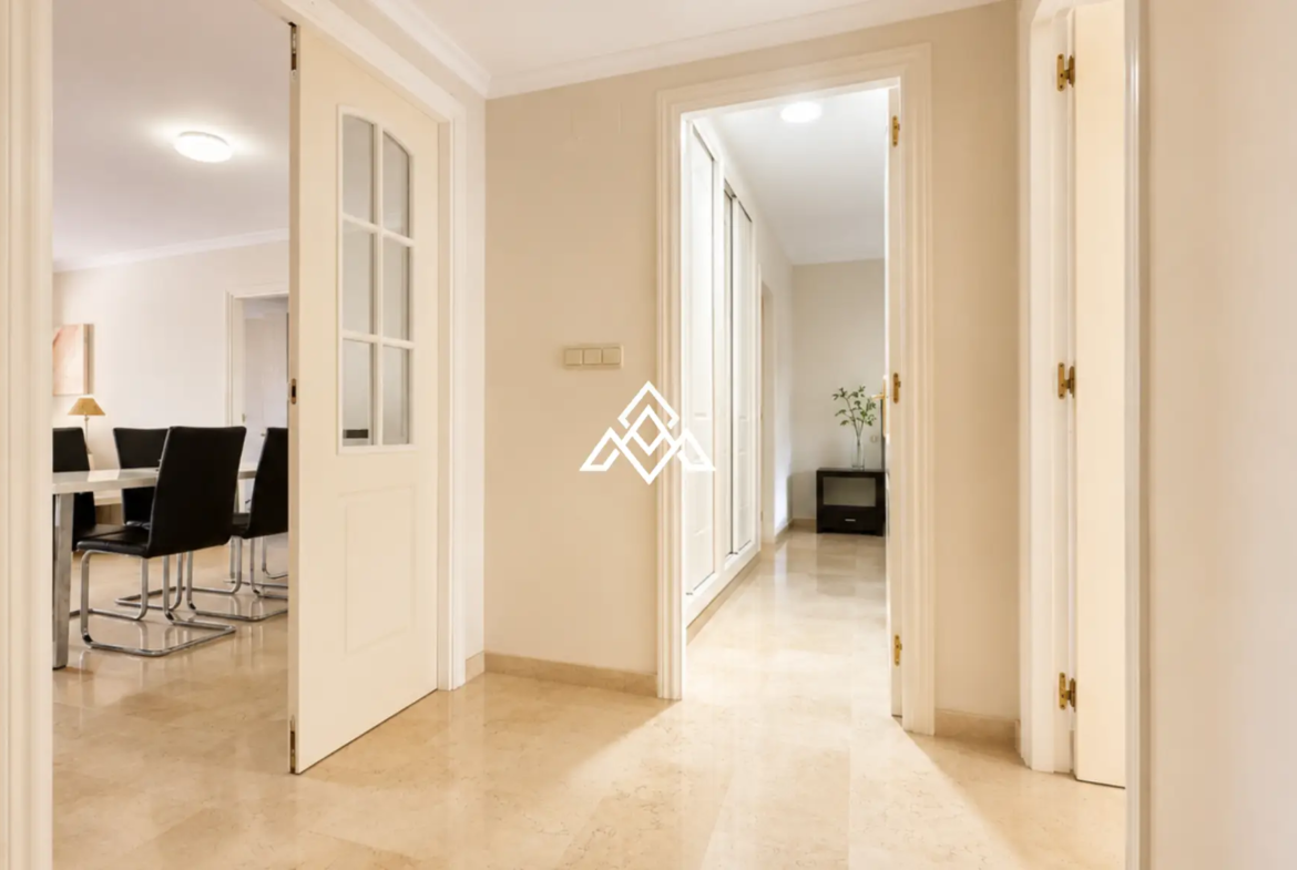 Elviria apartment ground floor with sea views and terrace in Marbella