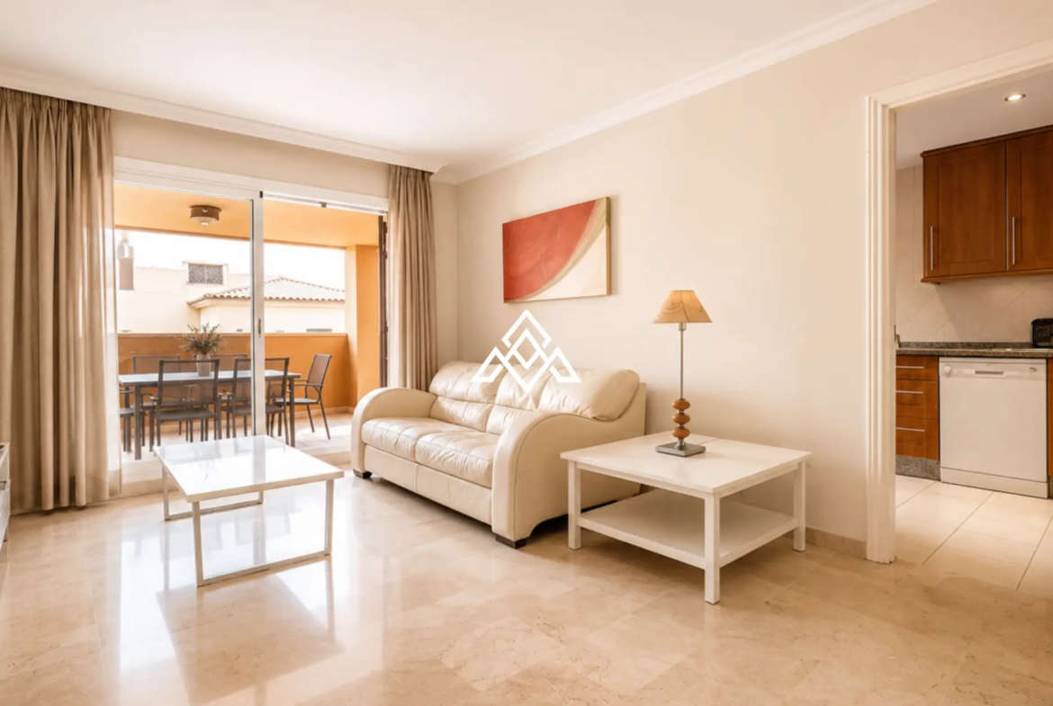 Elviria apartment ground floor with sea views and terrace in Marbella