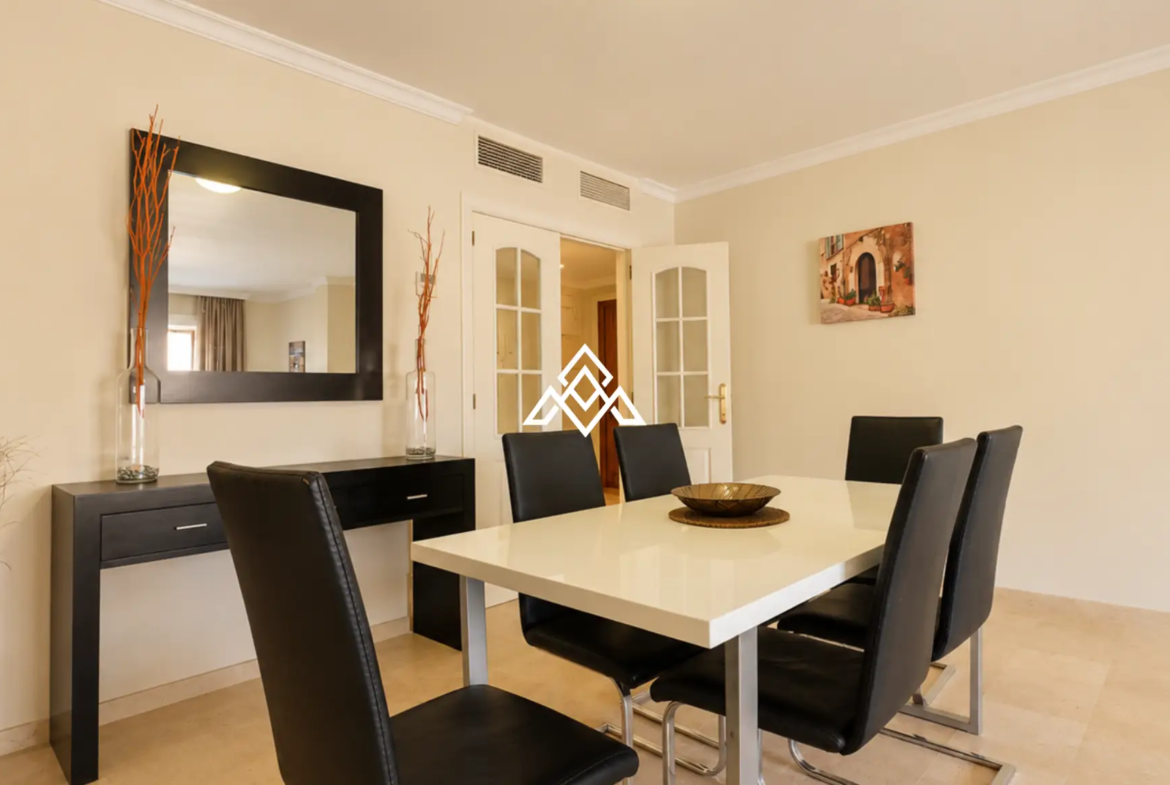 Elviria apartment ground floor with sea views and terrace in Marbella
