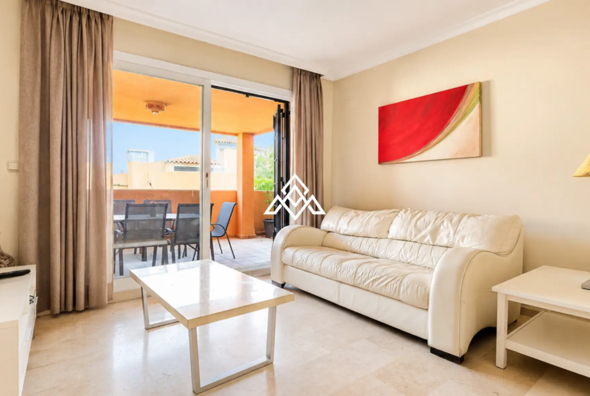 Elviria apartment ground floor with sea views and terrace in Marbella