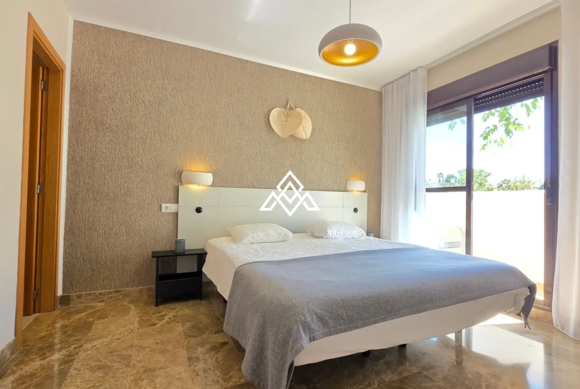 Selwo apartment with terrace, pool and gardens in gated community Estepona