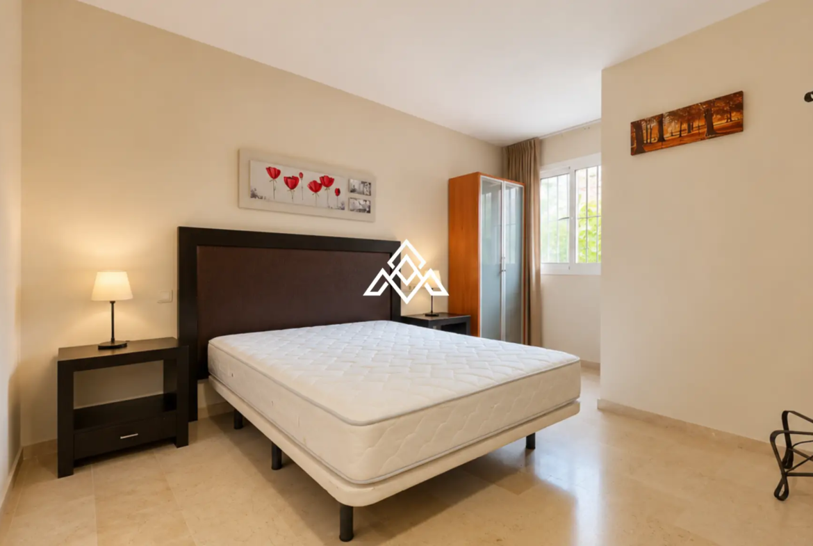 Elviria apartment ground floor with sea views and terrace in Marbella