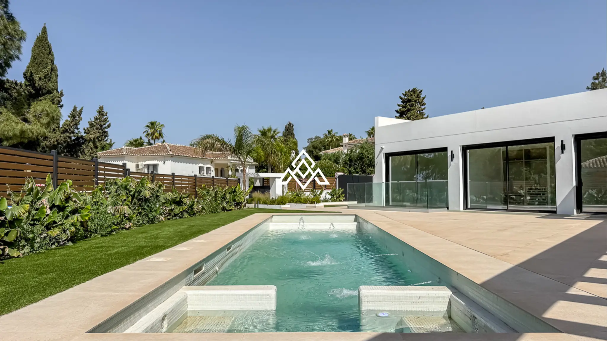 El Chaparral villa with pool, garden and modern design near the beach in Mijas Costa