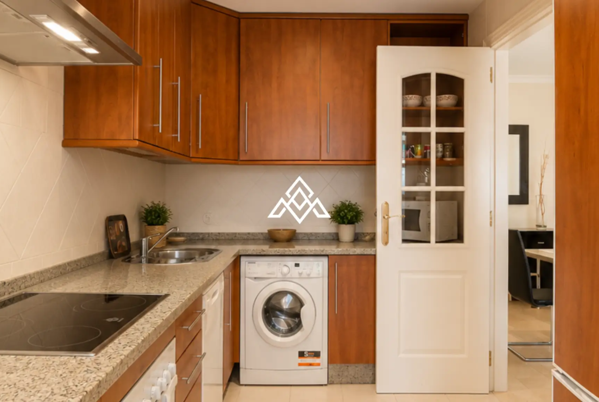 Elviria apartment ground floor with sea views and terrace in Marbella