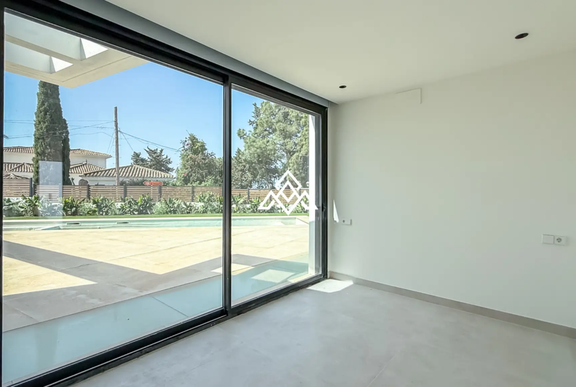 El Chaparral villa with pool, garden and modern design near the beach in Mijas Costa