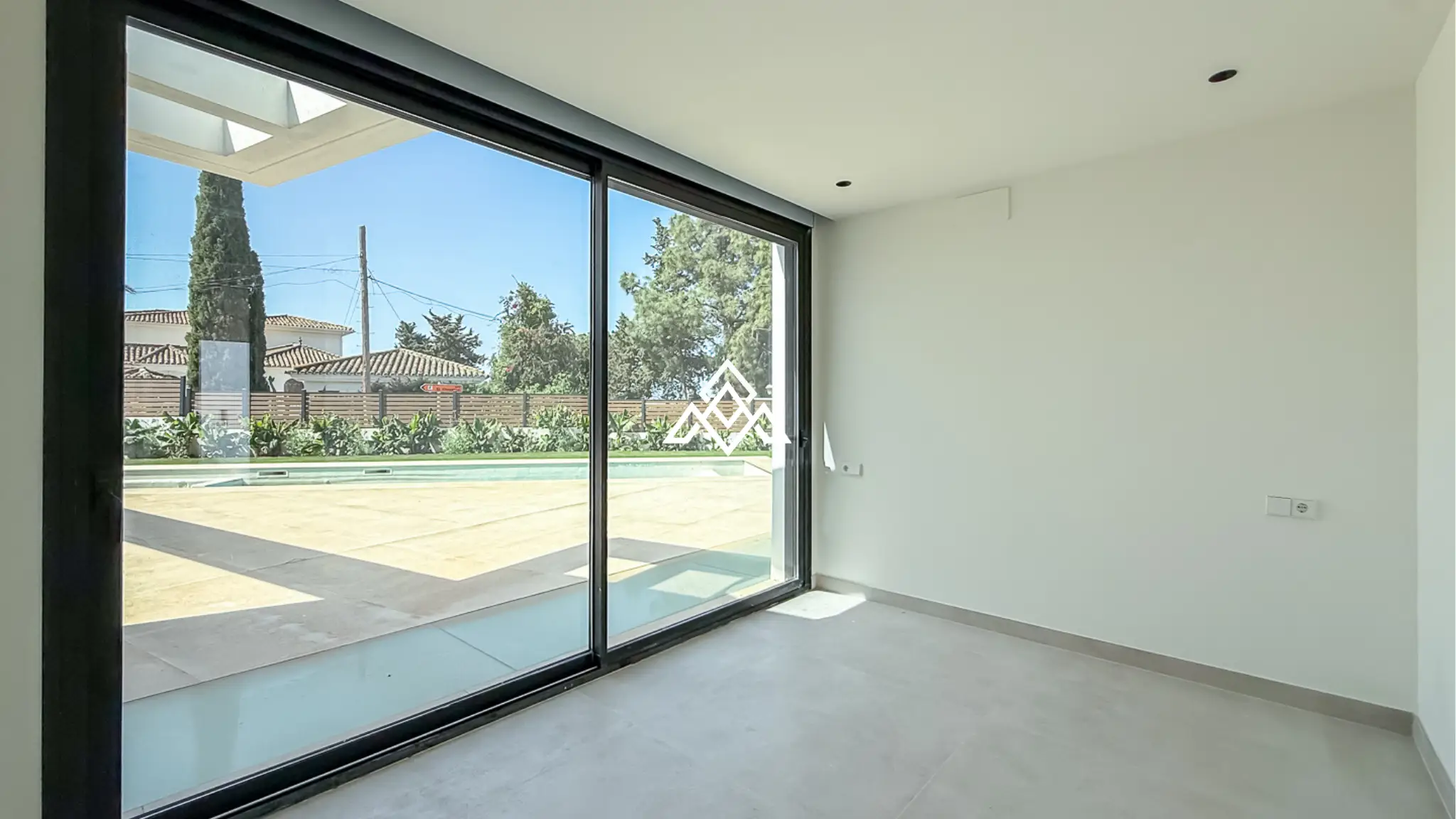 El Chaparral villa with pool, garden and modern design near the beach in Mijas Costa