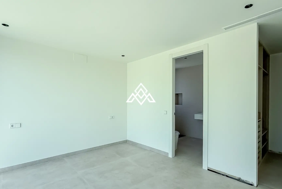 El Chaparral villa with pool, garden and modern design near the beach in Mijas Costa