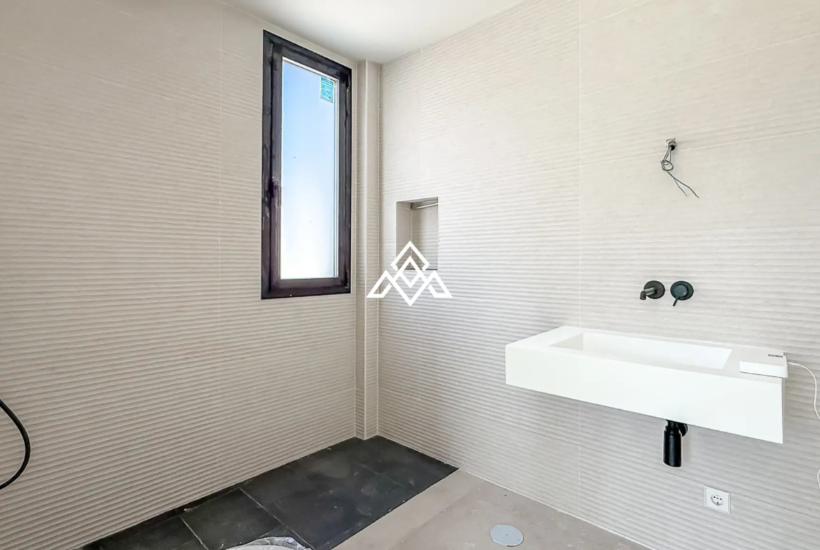 El Chaparral villa with pool, garden and modern design near the beach in Mijas Costa