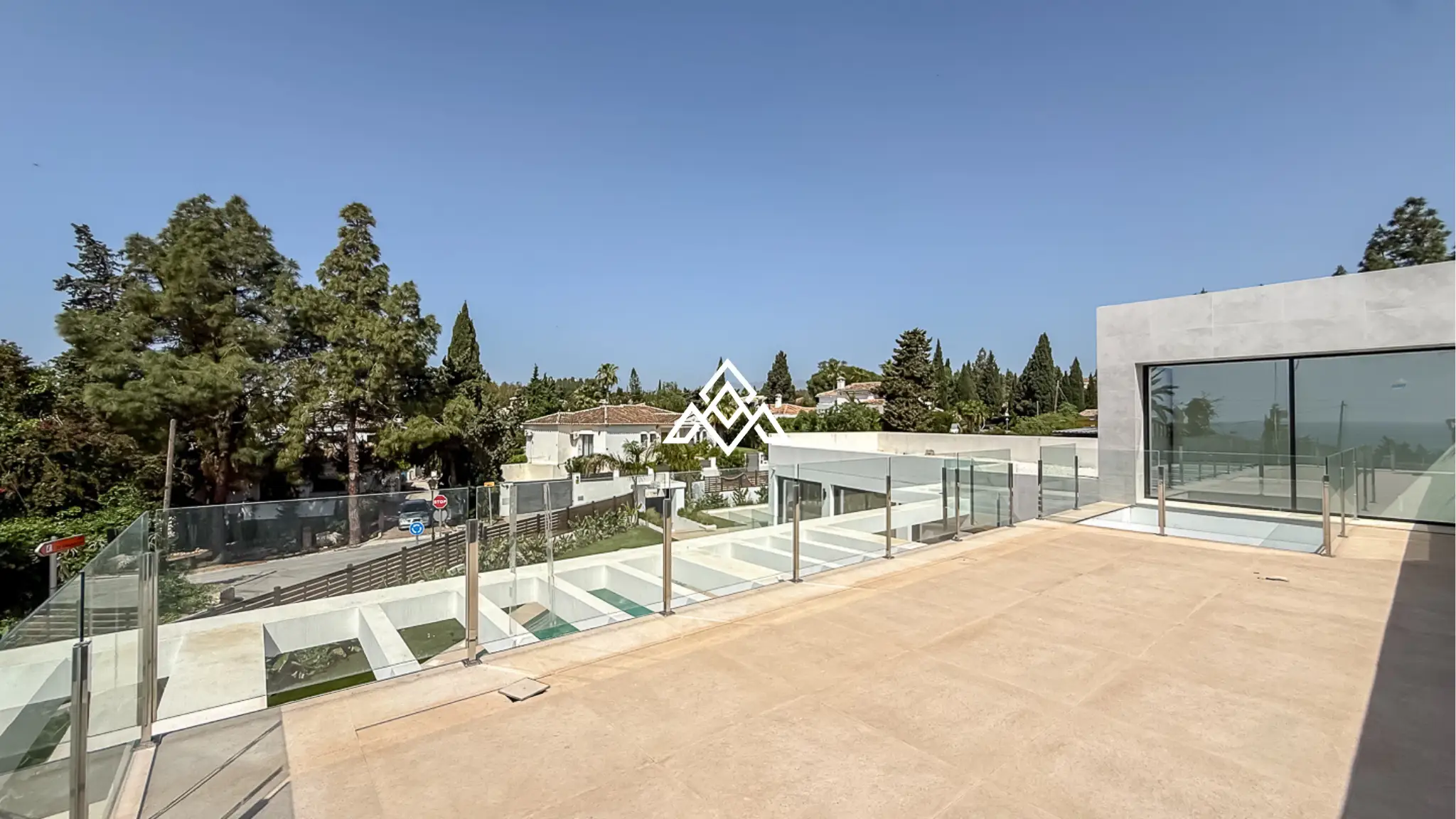 El Chaparral villa with pool, garden and modern design near the beach in Mijas Costa