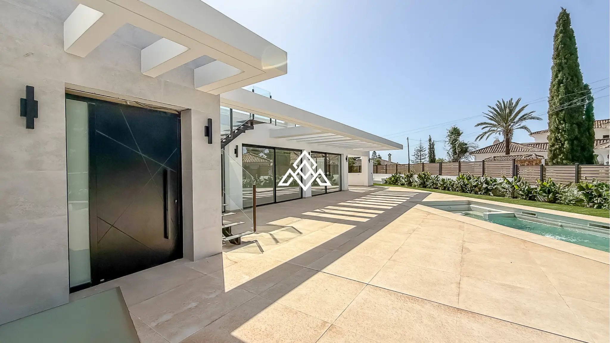 El Chaparral villa with pool, garden and modern design near the beach in Mijas Costa