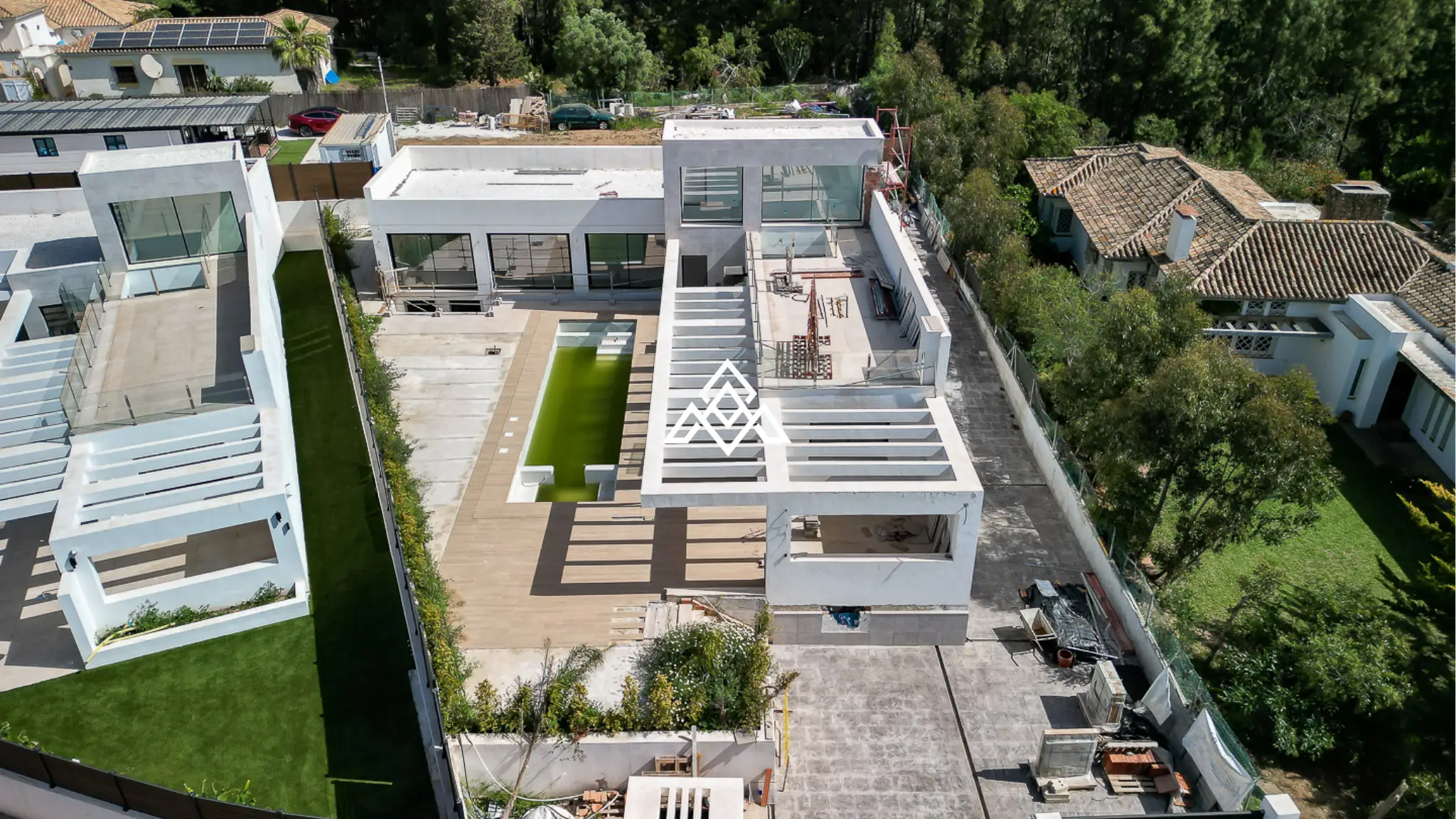 El Chaparral villa with pool, garden and modern design near the beach in Mijas Costa
