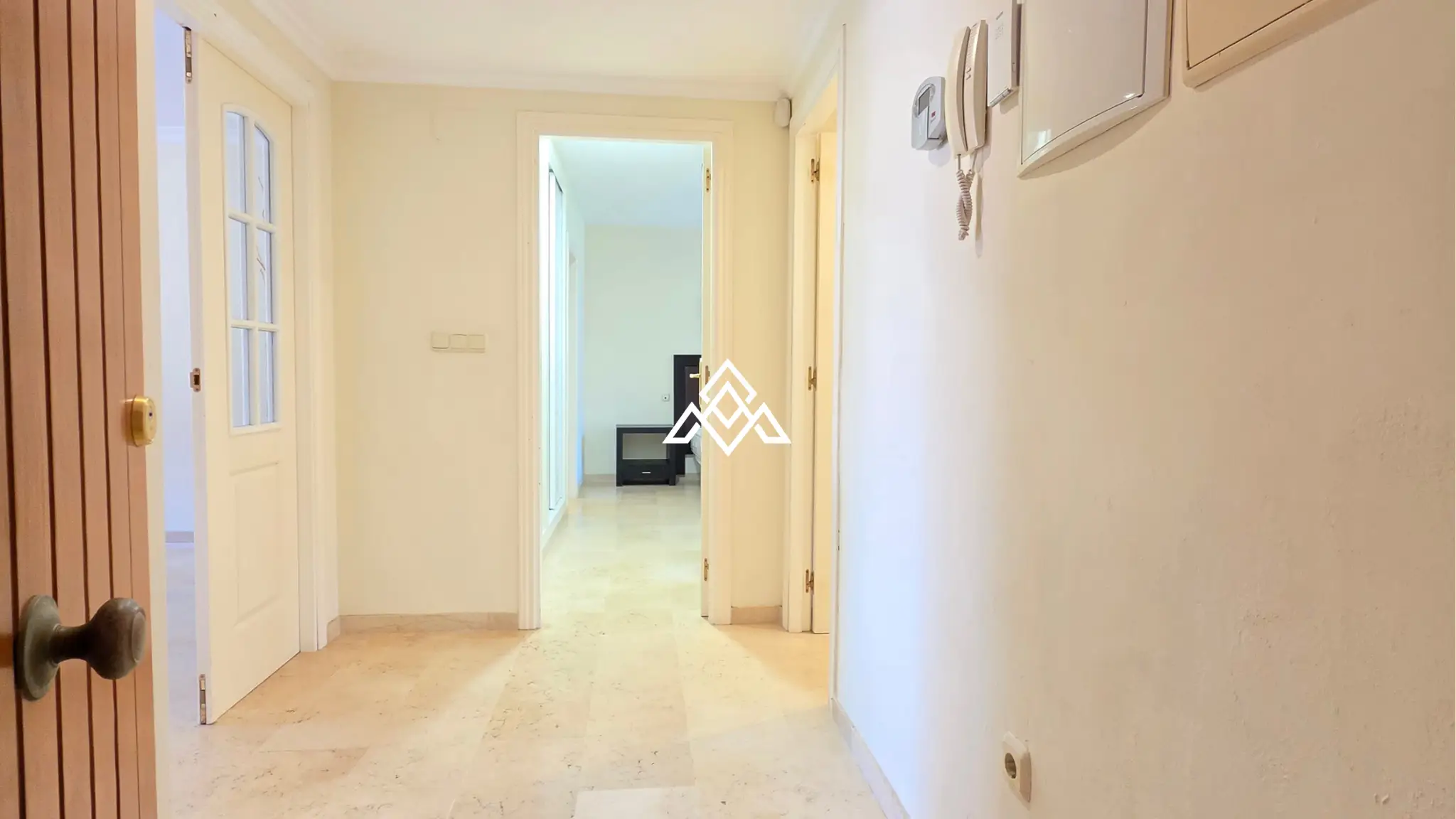 Elviria apartment ground floor with sea views and terrace in Marbella