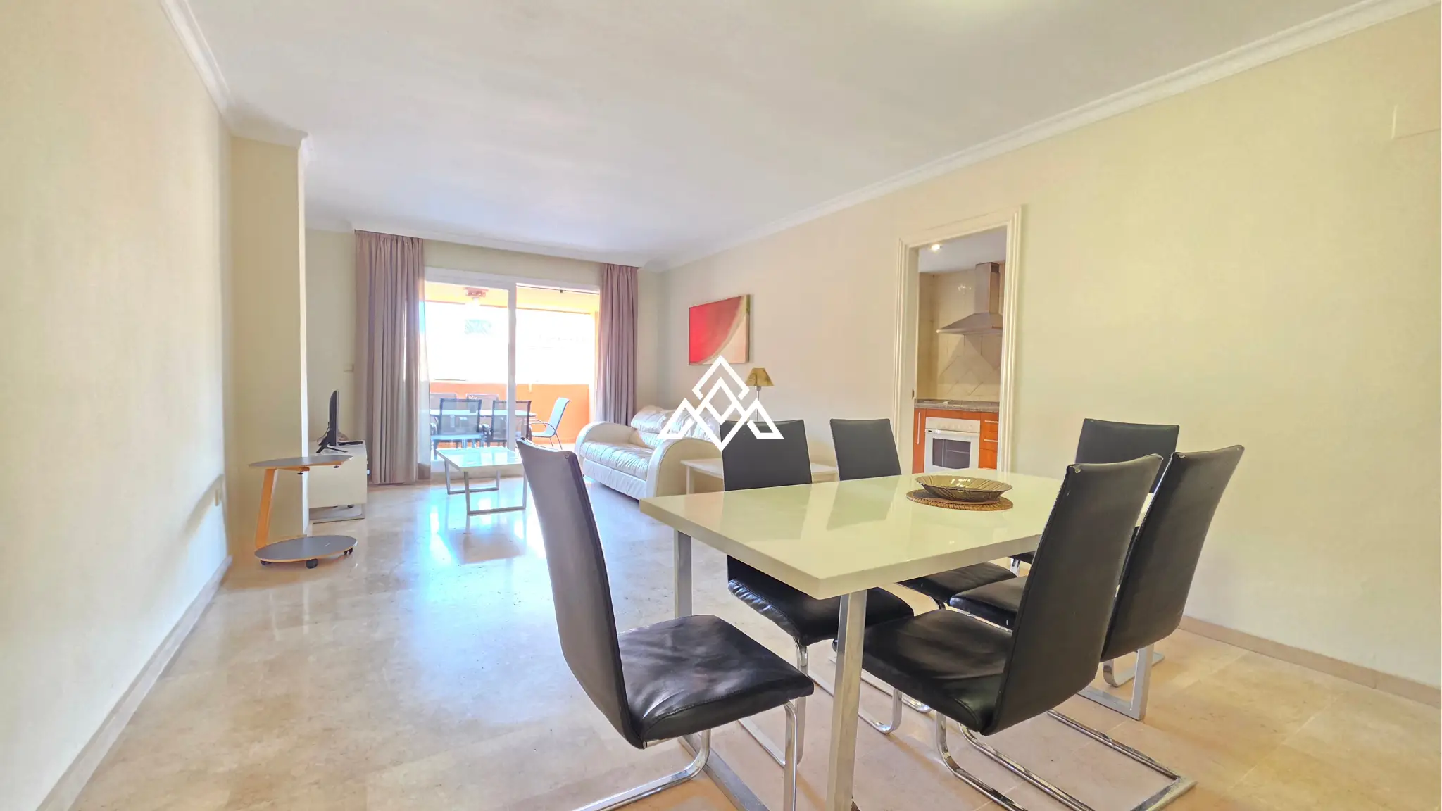 Elviria apartment ground floor with sea views and terrace in Marbella