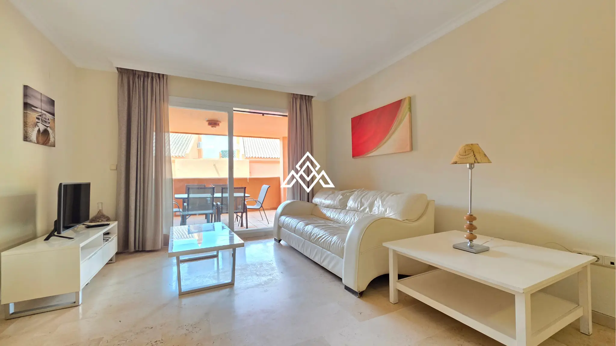 Elviria apartment ground floor with sea views and terrace in Marbella