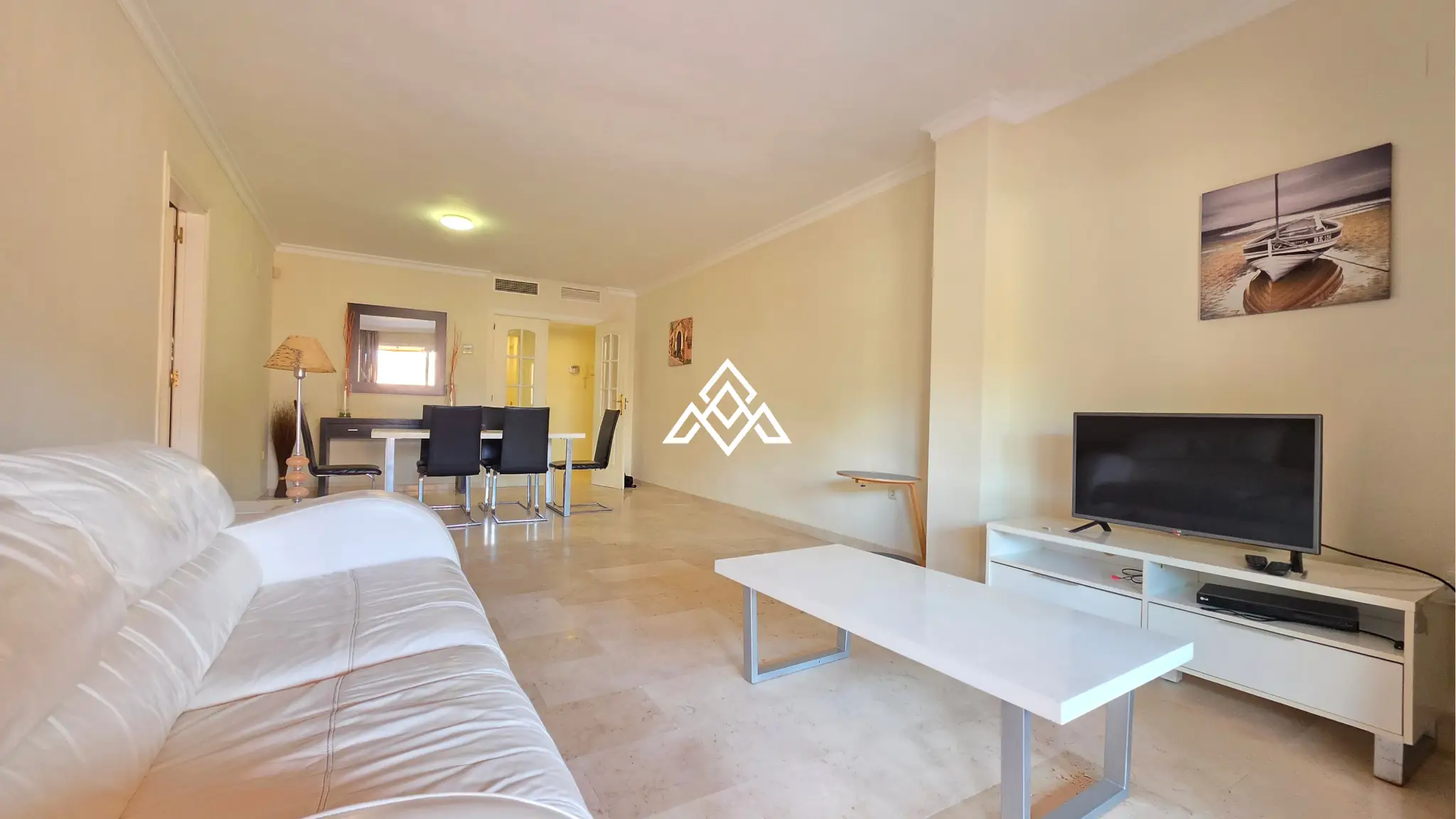Elviria apartment ground floor with sea views and terrace in Marbella