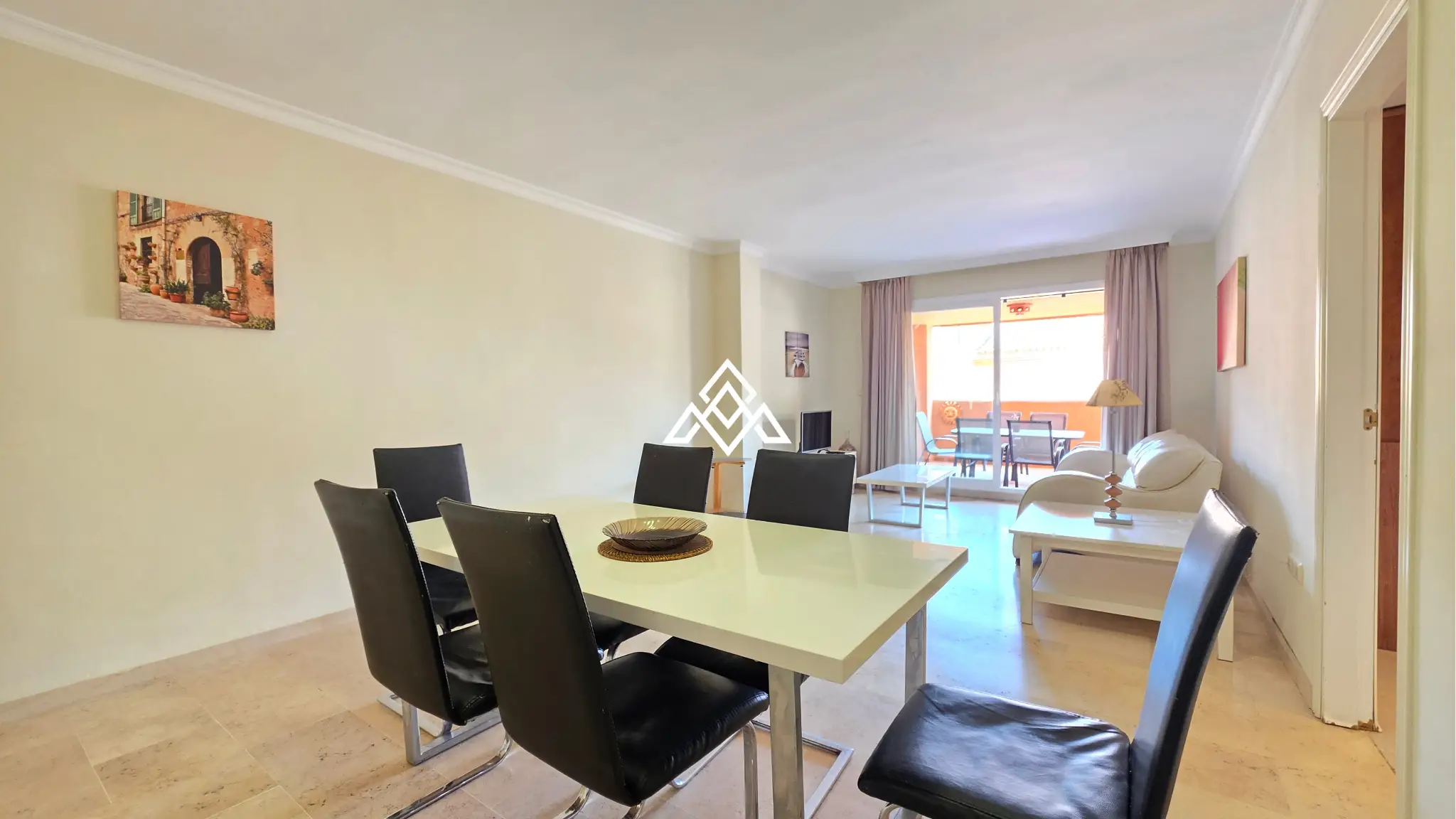 Elviria apartment ground floor with sea views and terrace in Marbella
