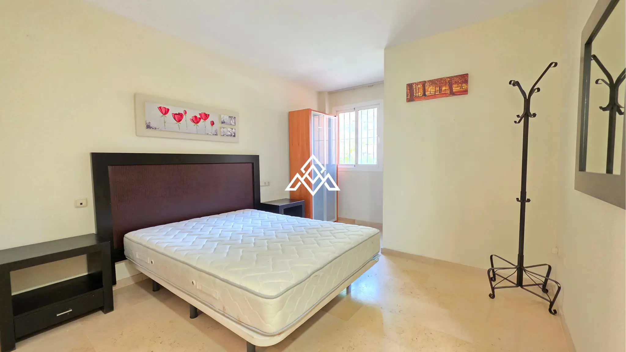 Elviria apartment ground floor with sea views and terrace in Marbella